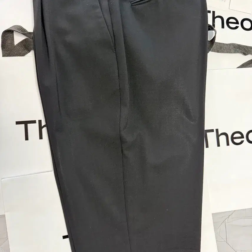 [BUNJANG] Theory Hobbiart Page Black Tapered Pants Size 34 / 띠어리/ 호비아트 페이지 블랙팬츠/ 34