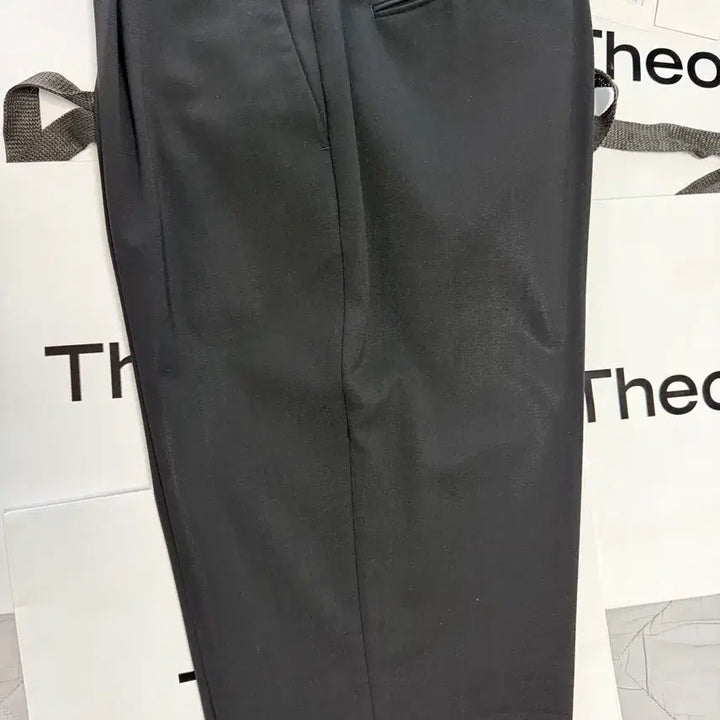 [BUNJANG] Theory Hobbiart Page Black Tapered Pants Size 34 / 띠어리/ 호비아트 페이지 블랙팬츠/ 34