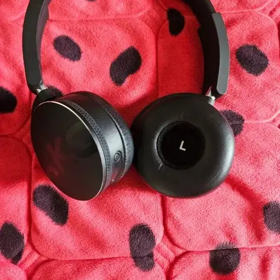 [SOLD OUT] 삼성 AKG 블루투스 헤드폰 블랙 저렴하게 팔아요