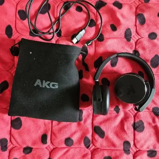 [SOLD OUT] 삼성 AKG 블루투스 헤드폰 블랙 저렴하게 팔아요