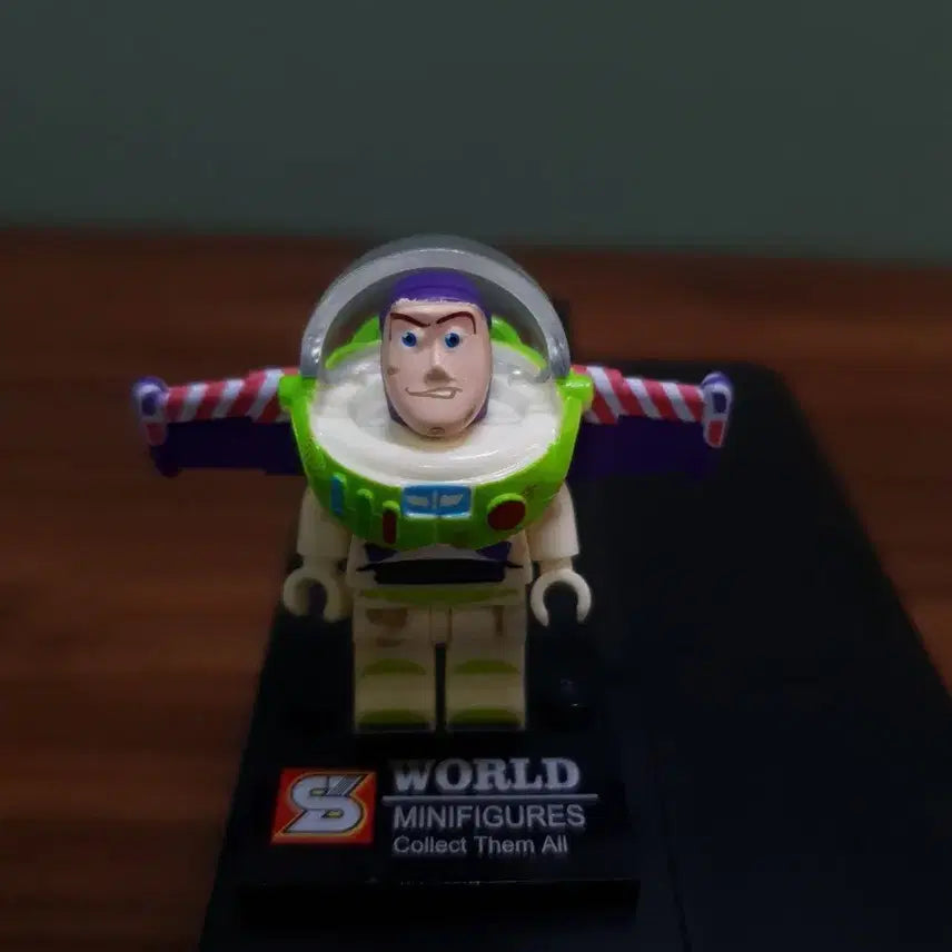 [BUNJANG] Toy Story Buzz Lightyear Mini Figure + Acrylic Case / 토이 스토리 미니피규어 + 아크릴케이스