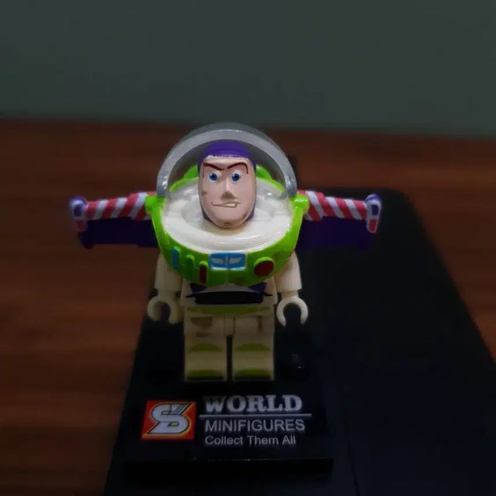 [BUNJANG] Toy Story Buzz Lightyear Mini Figure + Acrylic Case / 토이 스토리 미니피규어 + 아크릴케이스