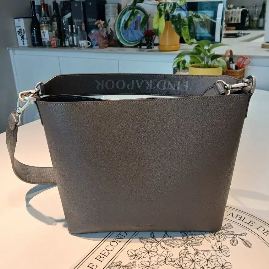 [BUNJANG] Find Kapoor Pingo Bag Grey Bucket Bag / 파인드카푸어 핑고백 그레이 버킷백