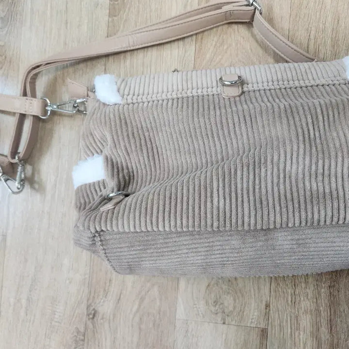 [BUNJANG] Fluffy Ita Bag Genuine / 플러피 이타백 정품