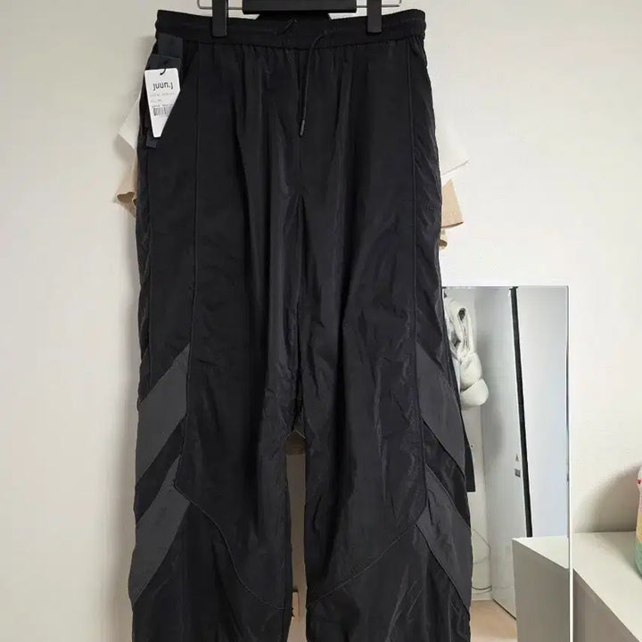 [BUNJANG] Juun.J Salt Shrink Ripstop Color Block Track Pants Black 46 / 준지 솔트 슈링크 립스탑 컬러 블록 트랙팬츠 블랙 46