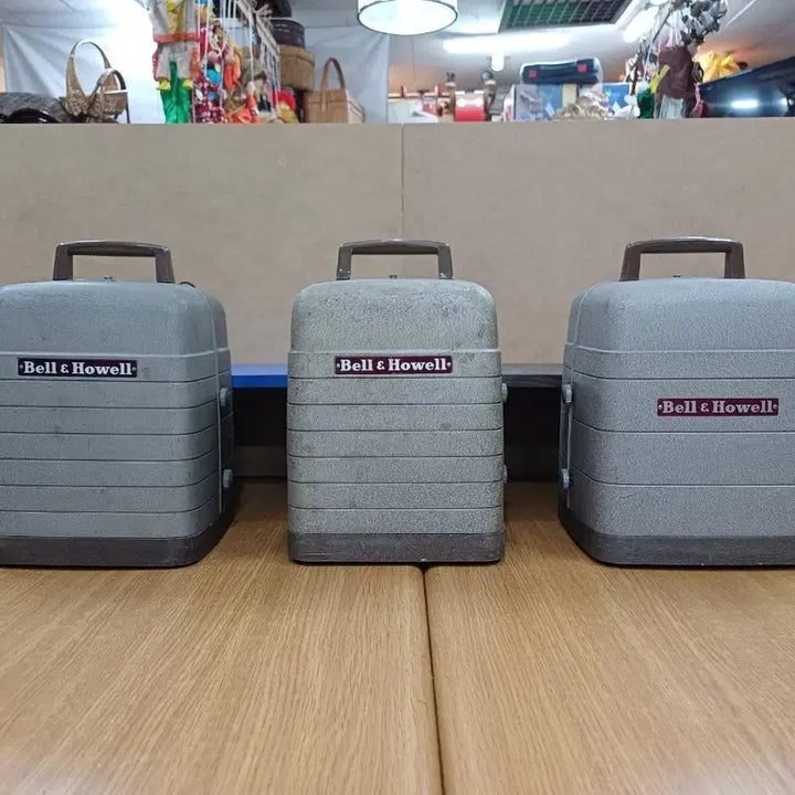 [BUNJANG] Bell &amp; Howell 8mm Film Projector (Model 253AR, 263RV) / 벨앤하웰 Bell &amp; Howell  8mm 영사기