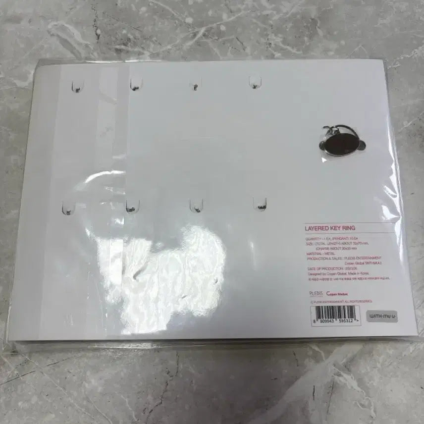 [BUNJANG] fromis_9 Unlock My World Pop-Up Store Keychain (Sealed) / 프로미스나인 언마월 팝업 키링 미개봉