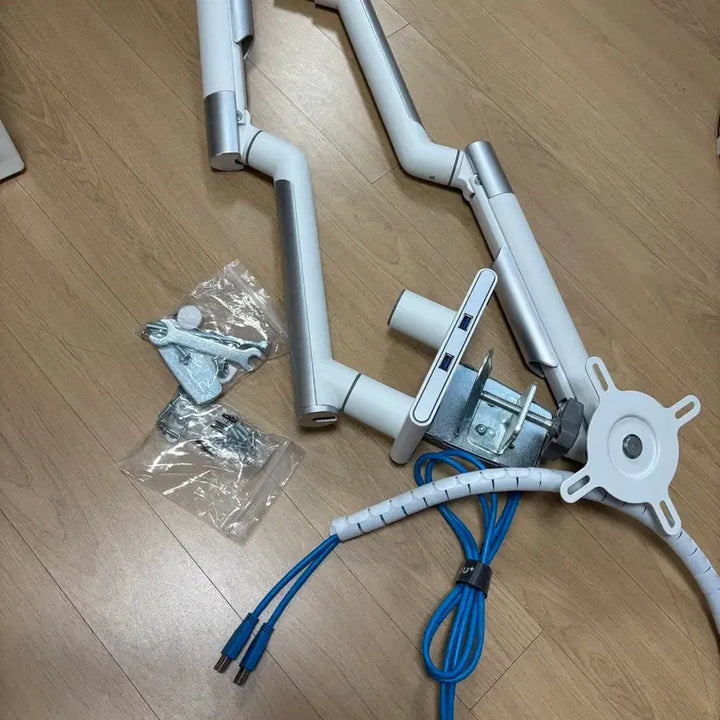 [BUNJANG] Longco USB Dual Monitor Arm White / 롱코 USB 듀얼 모니터암 화이트
