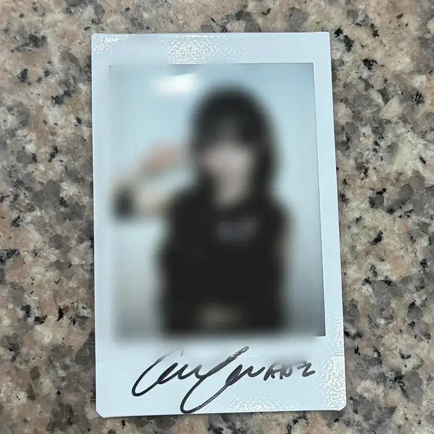 [SOLD OUT] 트리플에스 윤서연 사인폴라 양도합니다
