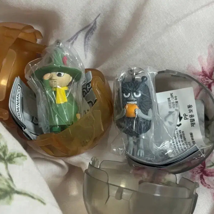 [BUNJANG] Moomin Dangdang Dang Dang Connecting Keyring Gacha Figures (Snufkin, Stinky) - Bundle Set (Sealed) / (일괄) 무민 대롱대롱 연결 키링 가챠 피규어 미개봉 스너프킨 스팅키
