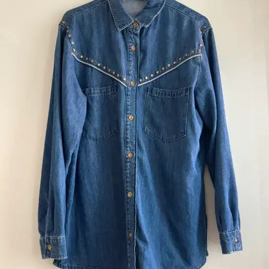 [BUNJANG] ZARA Studded Denim Shirt (Size S) / ZARA 자라 스터드 데님 셔츠 S사이즈