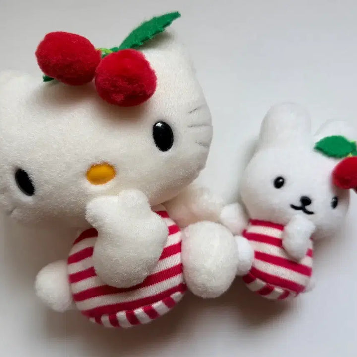 [BUNJANG] 2003 Classic Hello Kitty Cherry Doll / 2003 고전 헬로키티 캐시 체리 인형