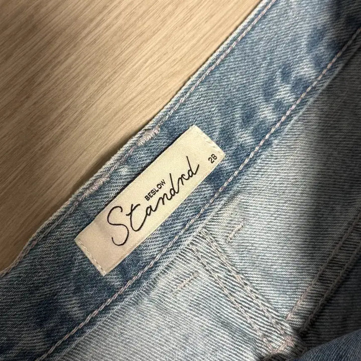 [BUNJANG] Vislow Conmill One-Tuck Light Wash Denim Pants / [28] 비슬로우 콘밀 원턱 연청