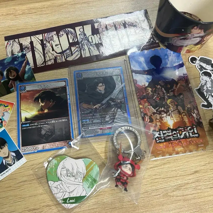 [BUNJANG] Attack on Titan Levi Shingeki no Kyojin Union Card, Movie Ticket, Keychain, Official Photo, Heart Badge Bundle Set / 진격의거인 리바이 유니온카드 극장판티켓 키링 증사 하트뱃지 일괄