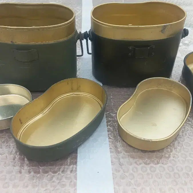 [BUNJANG] Vintage Korean Military Mess Kit Set with Side Dish Containers / 근대사 군용 반합 세트 2개 .양은 반찬통 2개 일괄