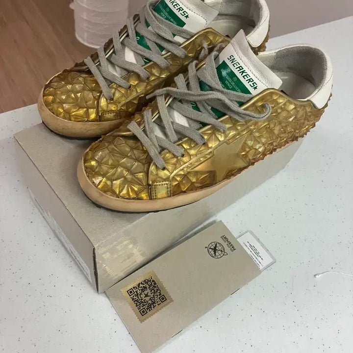 [BUNJANG] Golden Goose 38 Leather Sneakers / 골든구스 38 240