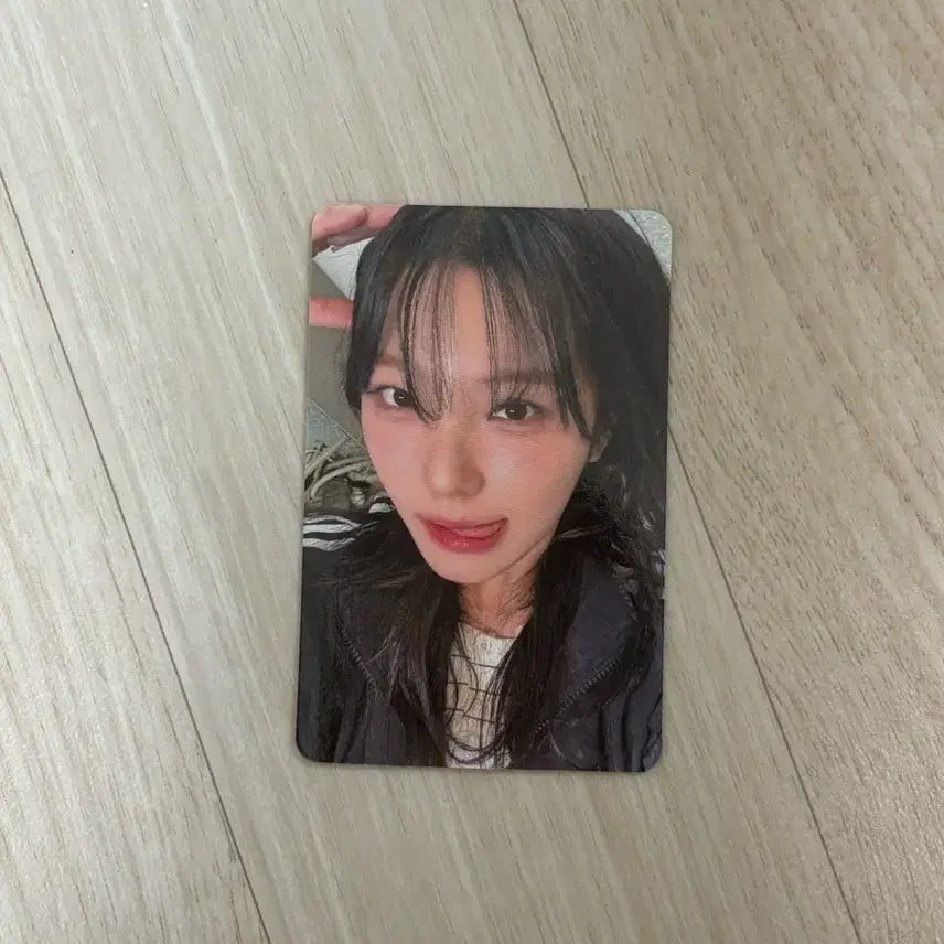 [BUNJANG] fromis_9 Baek Ji-heon Apple Music POB Photocard / 프로미스나인 애플뮤직 특전 백지헌 포카 팔아요