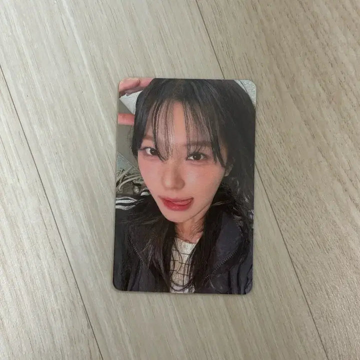 [BUNJANG] fromis_9 Baek Ji-heon Apple Music POB Photocard / 프로미스나인 애플뮤직 특전 백지헌 포카 팔아요