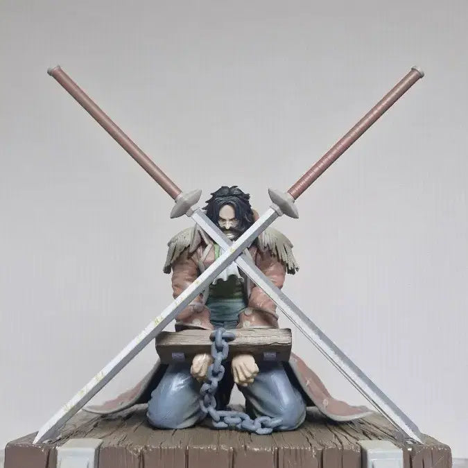 [BUNJANG] One Piece Ichiban Kuji Last One Prize Gol D. Roger Figure / 원피스 제일복권 전설의 해적 라스트원 처형대 골드로저 피규어 판매합니다
