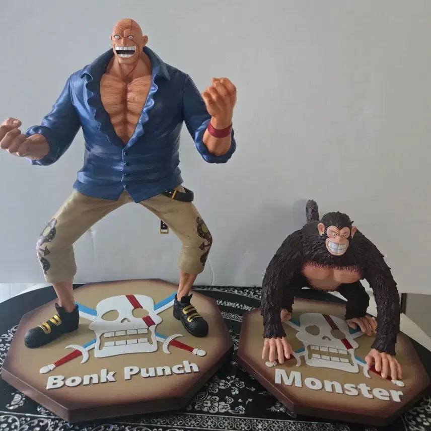 [BUNJANG] Black Studio Red Haired Pirate Executive Bonk Punch Monster Statue / black 레진 봉크펀치,몬스터 판매합니다