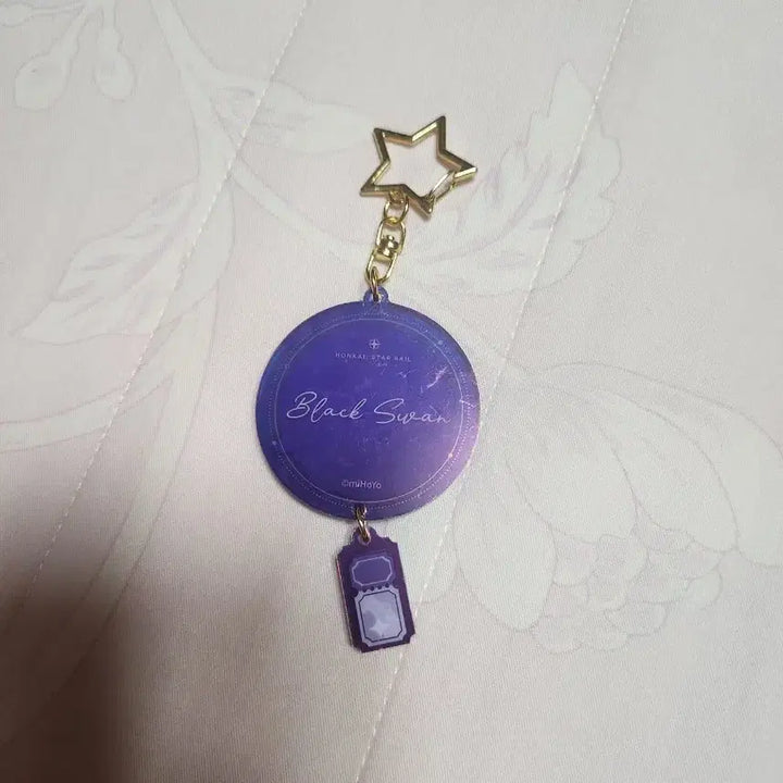 [SOLD OUT] 붕괴 스타레일 부어치킨 키링 블랙스완