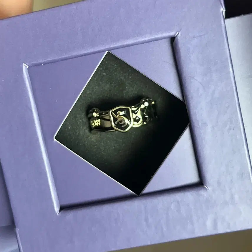 [BUNJANG] Minsso Harry Potter Hufflepuff Ring / 미니소 해리포터 후플푸프 반지