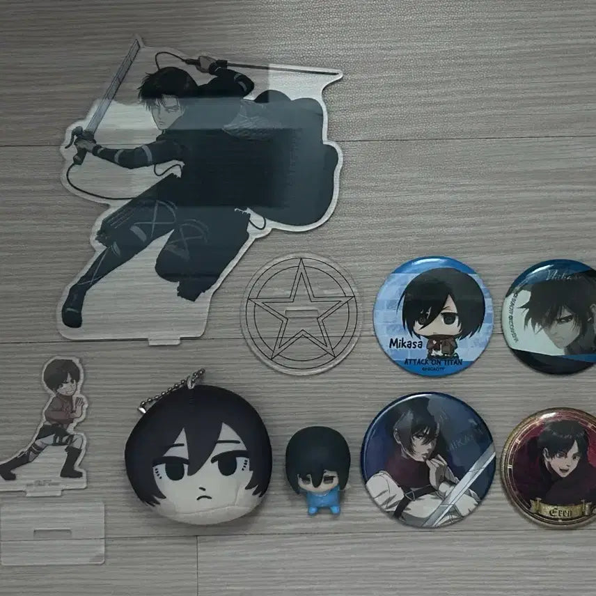[BUNJANG] Attack on Titan Merchandise Bundle / 진격의 거인 굿즈 일괄