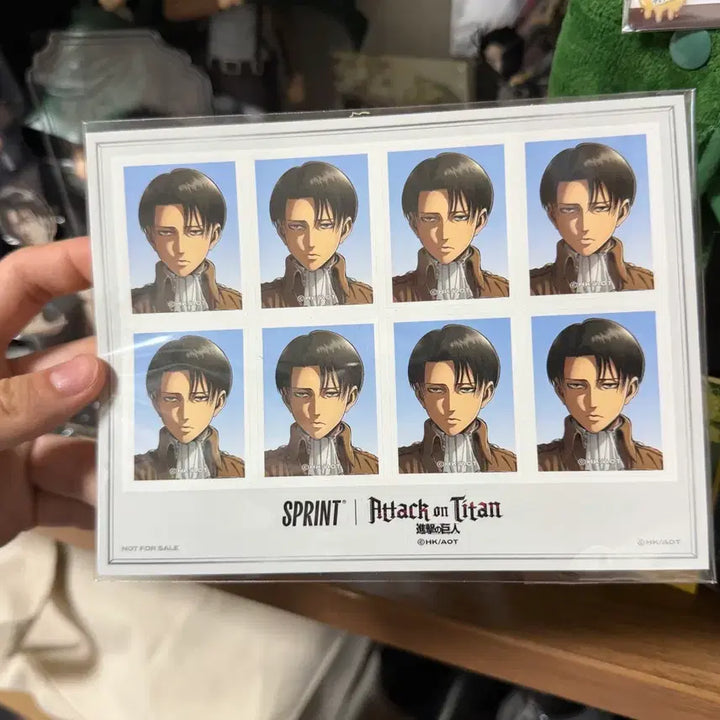 [BUNJANG] Attack on Titan Levi Sprint Proof Photo Sticker Goods / 진격거의 거인 리바이 스프린트 증명사진 GS25 스티커 굿즈 판매