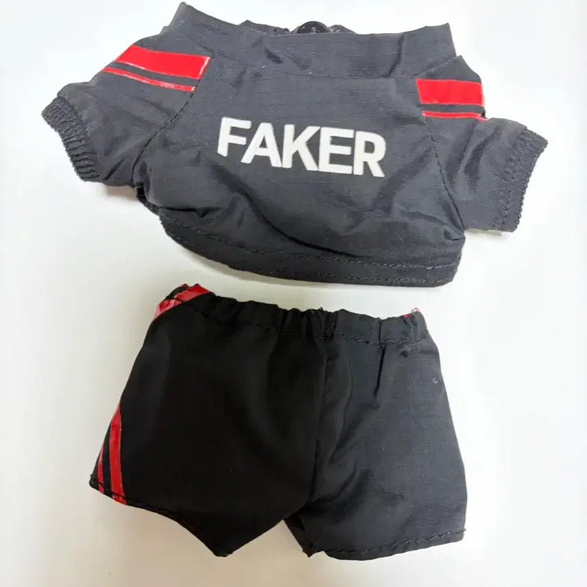 [BUNJANG] T1 Faker 20cm Uniform Plush Doll / 티원 2024 페이커 20cm 인헝