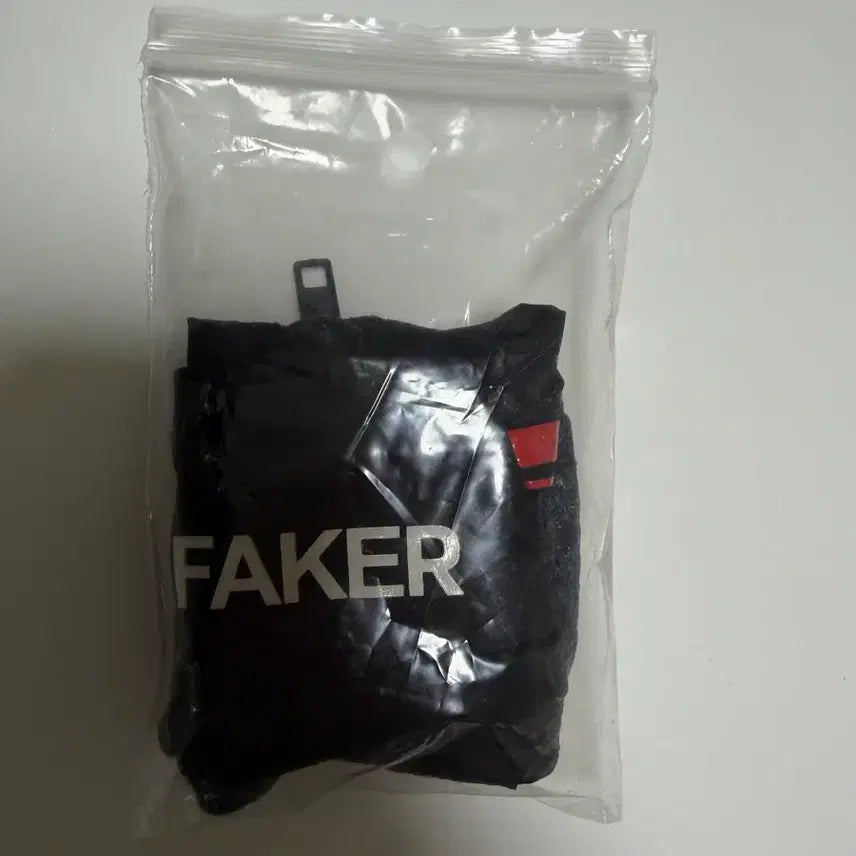 [BUNJANG] T1 Faker 20cm Uniform Plush Doll / 티원 2024 페이커 20cm 인형