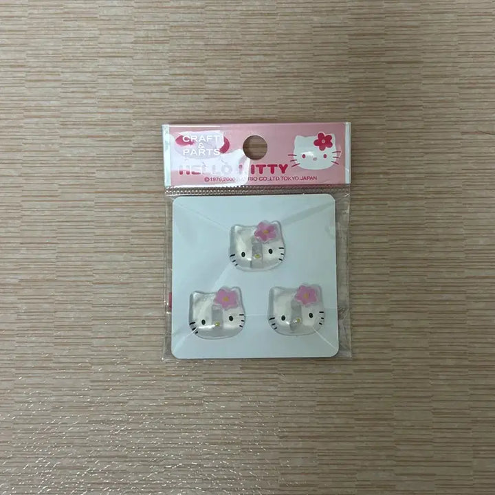 [BUNJANG] Sanrio Classic Retro Heisei Kawaii Hello Kitty Button / (오늘만)산리오 고전 레트로 헤이세이 카오하나 헬로키티 키티 단추