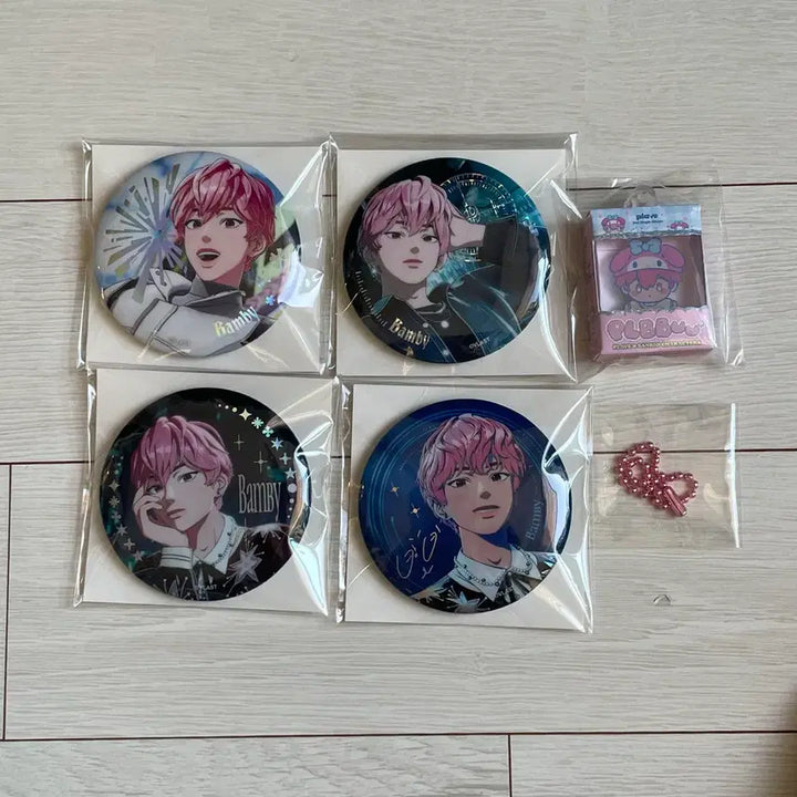 [BUNJANG] PLAVE Bambi Enamel Pin Miniature Keychain Bundle Set / 플레이브 plave 밤비 캔뱃지 미니어쳐 키링 일괄 양도 합니다