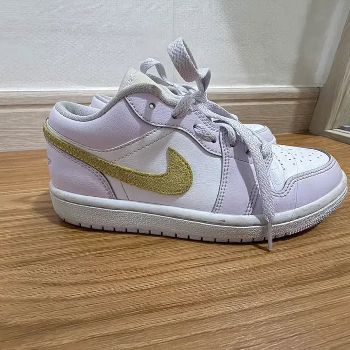 [SOLD OUT] 나이키 에어 조던 1 로우 연보라색 신발
