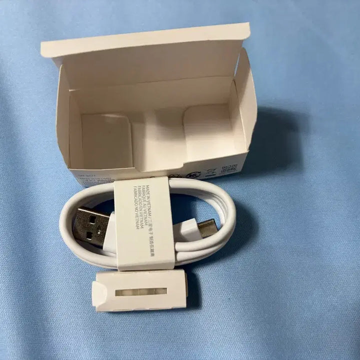 [BUNJANG] Samsung Galaxy Buds 2 Charging Cable + Ear Tips / 새상품)갤럭시버즈2 충전기케이블+이어팁