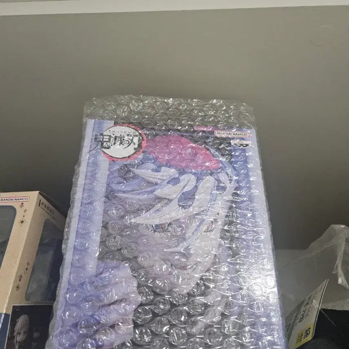 [BUNJANG] Demon Slayer Doma Figure Bookcase / 귀칼 도우마 책장 피규어 팝니다