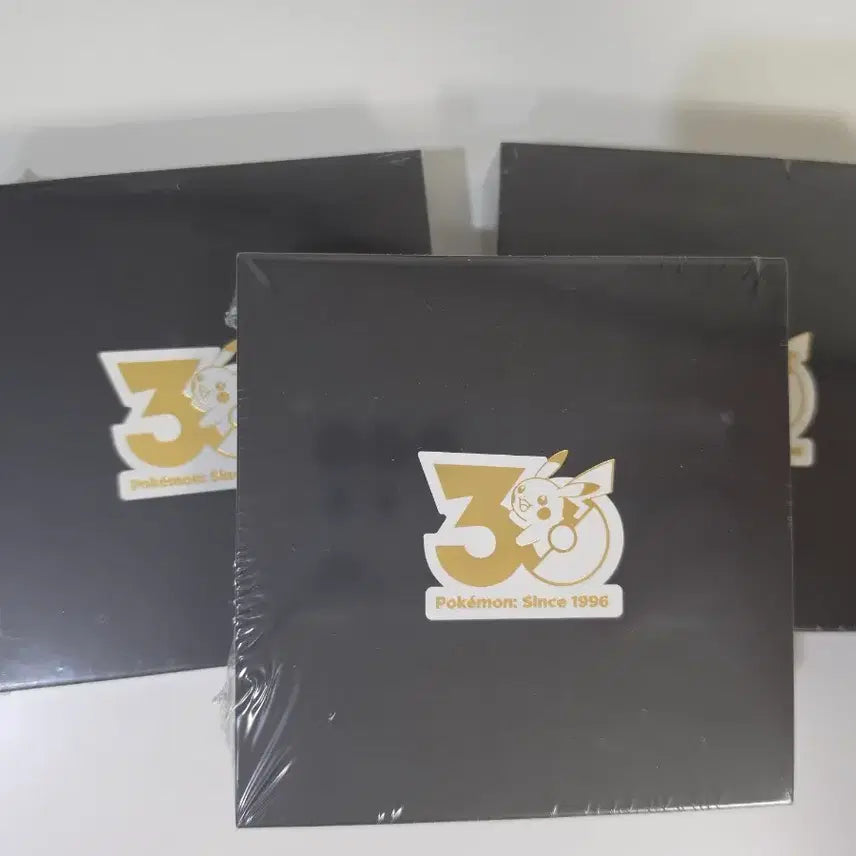 [BUNJANG] Pokemon Store 30th Anniversary Badges (April/May Release) / 포켓몬 스토어 30주년 뱃지 4, 5월 판매