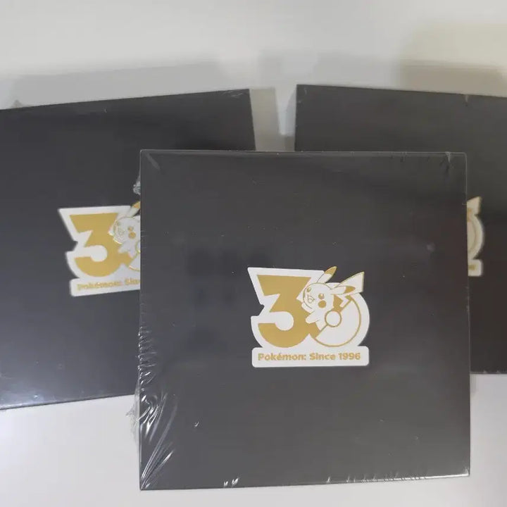 [BUNJANG] Pokemon Store 30th Anniversary Badges (April/May Release) / 포켓몬 스토어 30주년 뱃지 4, 5월 판매
