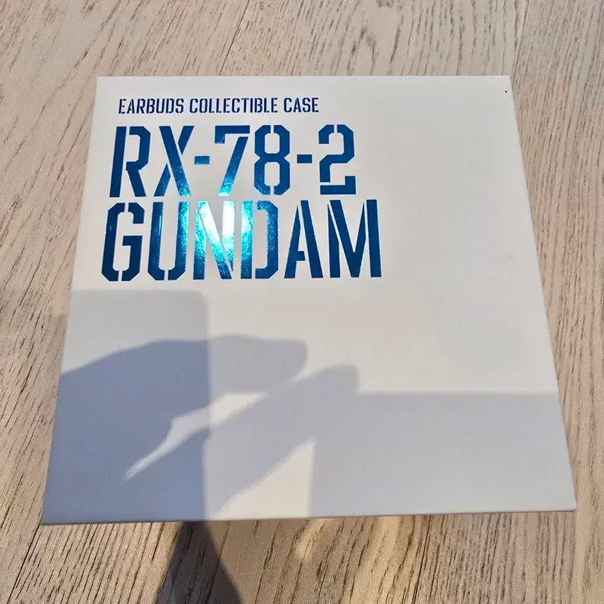 [BUNJANG] Casetify Gundam RX-78-2 Collab AirPods Pro 2 Case with Display Base / [신품] 케이스티파이 건담 RX-78-2 콜라보 에어팟 케이스 한정판