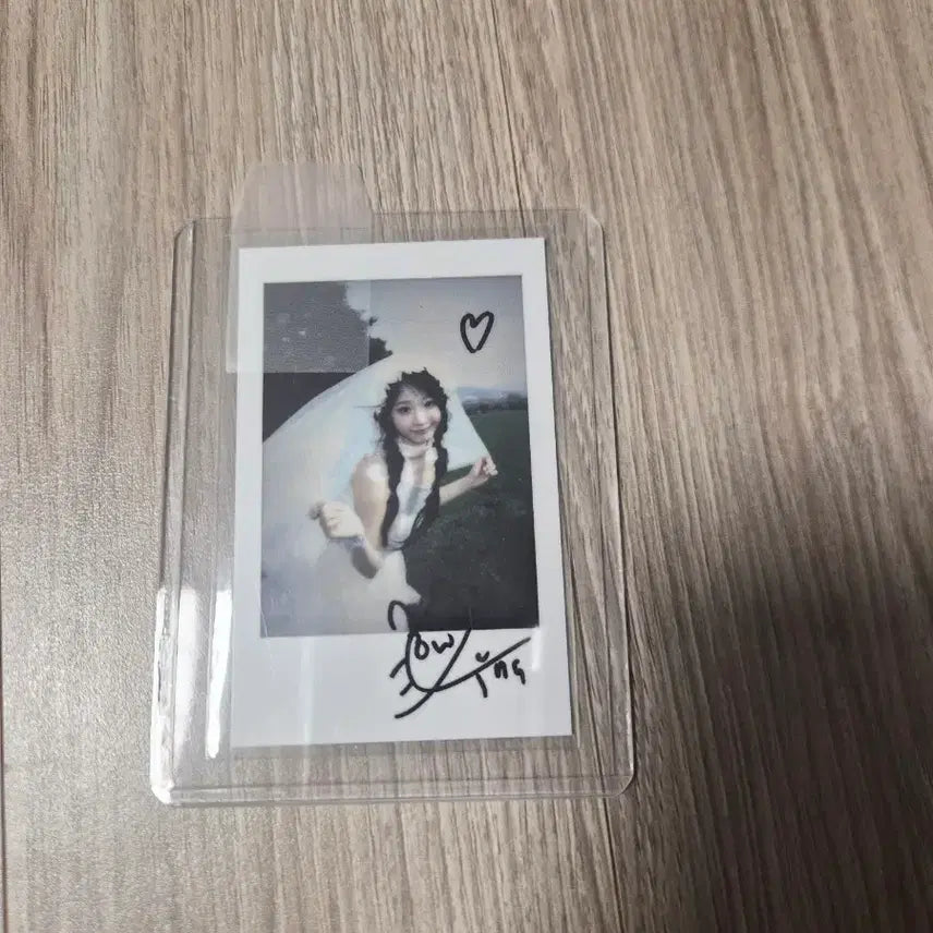 [BUNJANG] QWER Hina Signed Print Polaroid / qwer히나 싸인프린트 폴라