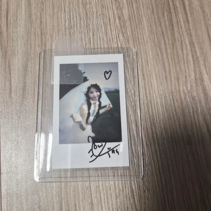 [BUNJANG] QWER Hina Signed Print Polaroid / qwer히나 싸인프린트 폴라