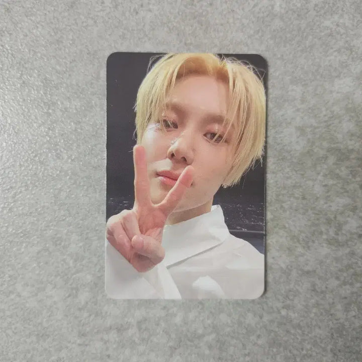 [BUNJANG] SHINee Atmos Taemin Photocard (Rain Ceremony Ver.) / 샤이니 애트모스 태민 포카 양도(Rain Ceremony Ver.)