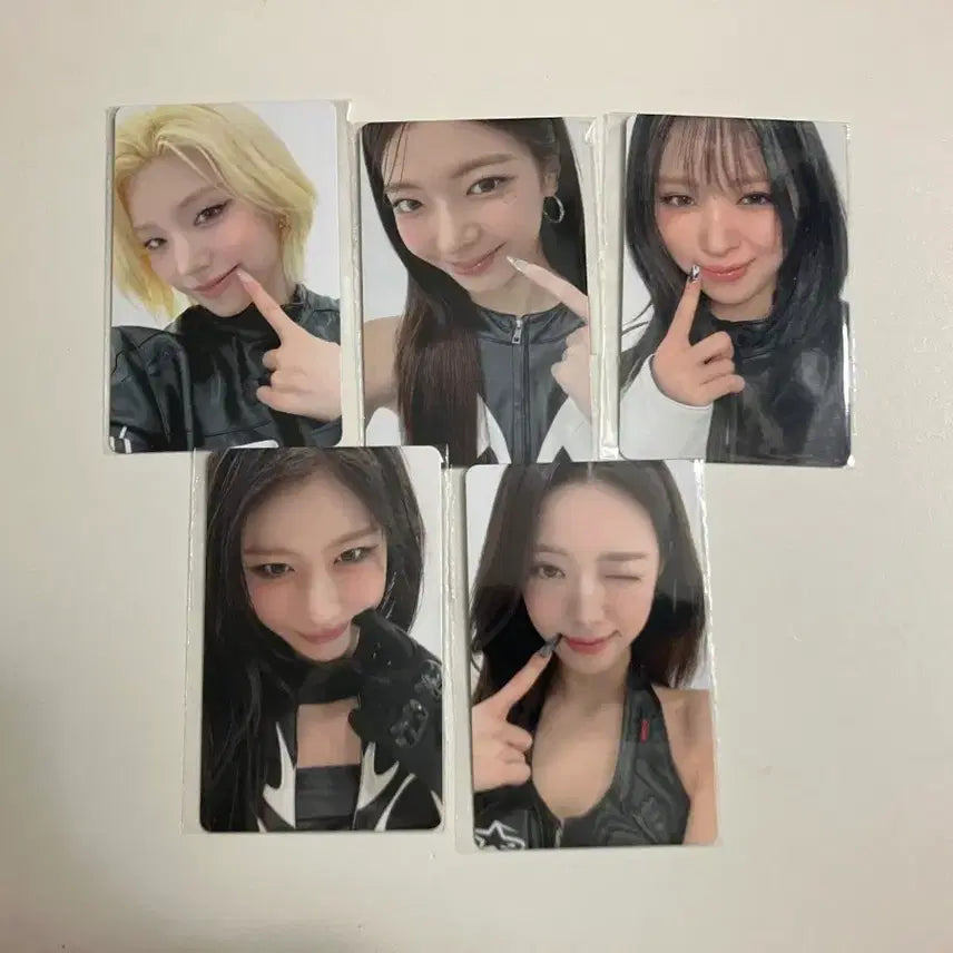 [BUNJANG] ITZY Tunnel Vision Concert Online MD Photocard Set / itzy 있지 터널비전 콘서트 온라인 md 포카 세트