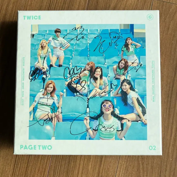 [BUNJANG] Twice PAGE TWO Autographed Album (All Members except Tzuyu) / 트와이스 Twice PAGE TWO 친필 싸인 앨범