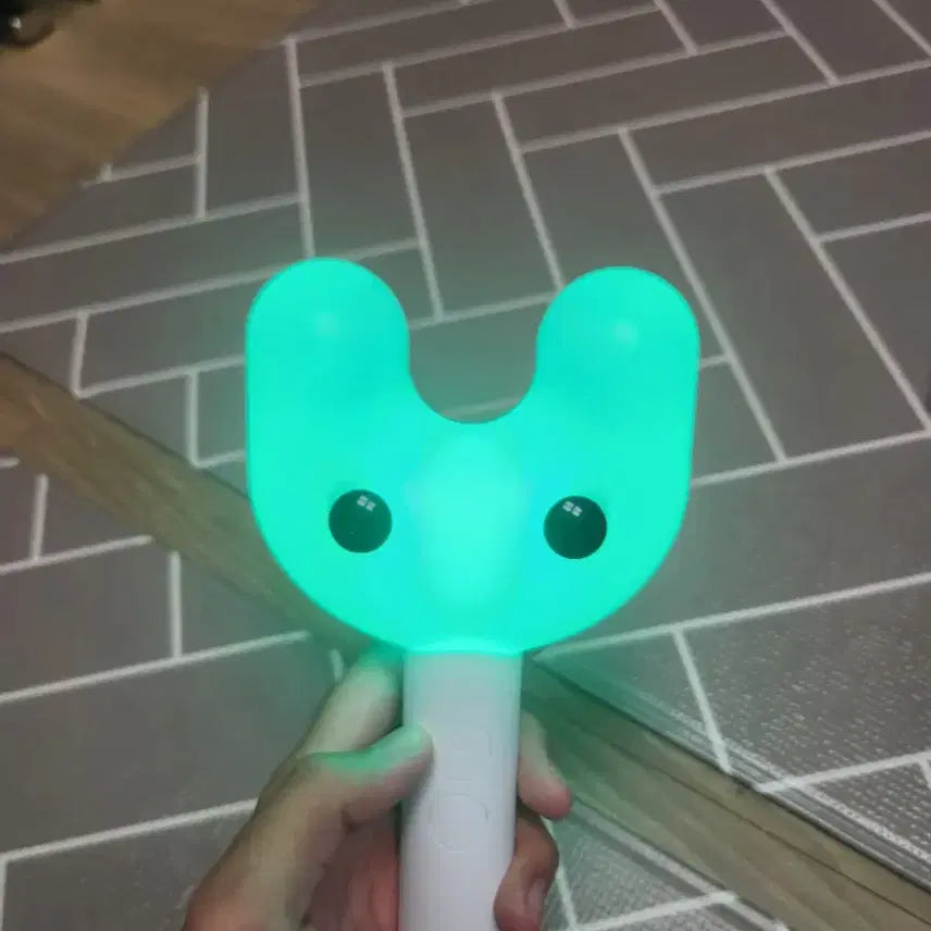 [BUNJANG] NewJeans Binky Bong Official Light Stick / 뉴진스 응원봉 빙키봉 판매