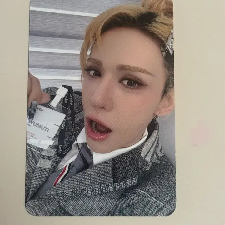 [BUNJANG] XLOV X-GO Easy Welcome Kit UmU Tee Photocard / 이고지고 엑스러브 Xlov 웰컴키트 포카 우무티