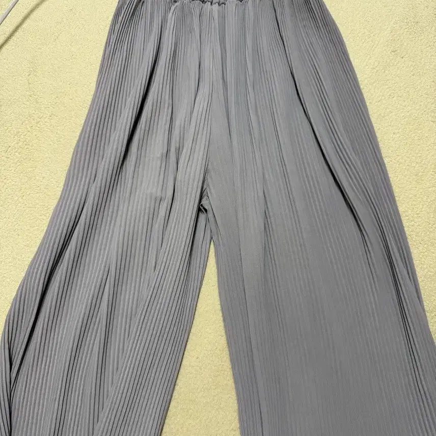 [BUNJANG] Grey Pleated Long Pants / 그레이 플리츠 롱팬츠