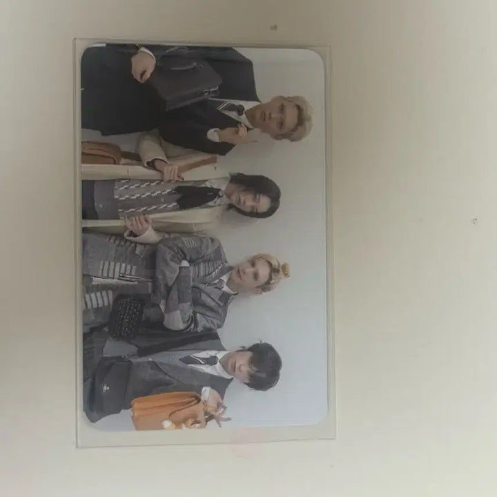 [BUNJANG] Xlov Welcomkit Group Photocard / 이고지고 엑스러브 Xlov 웰컴키트 단체 포카