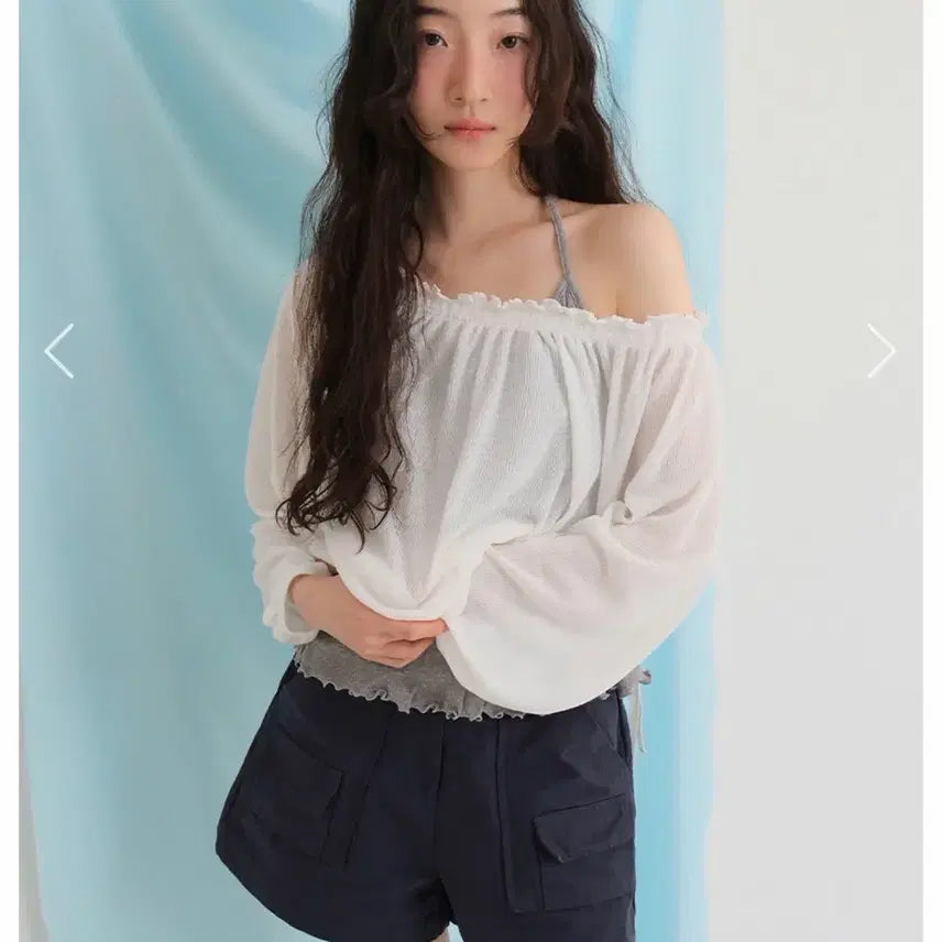[BUNJANG] Off-Shoulder Smocked T-Shirt White / 모의 오프숄더스모크티 화이트