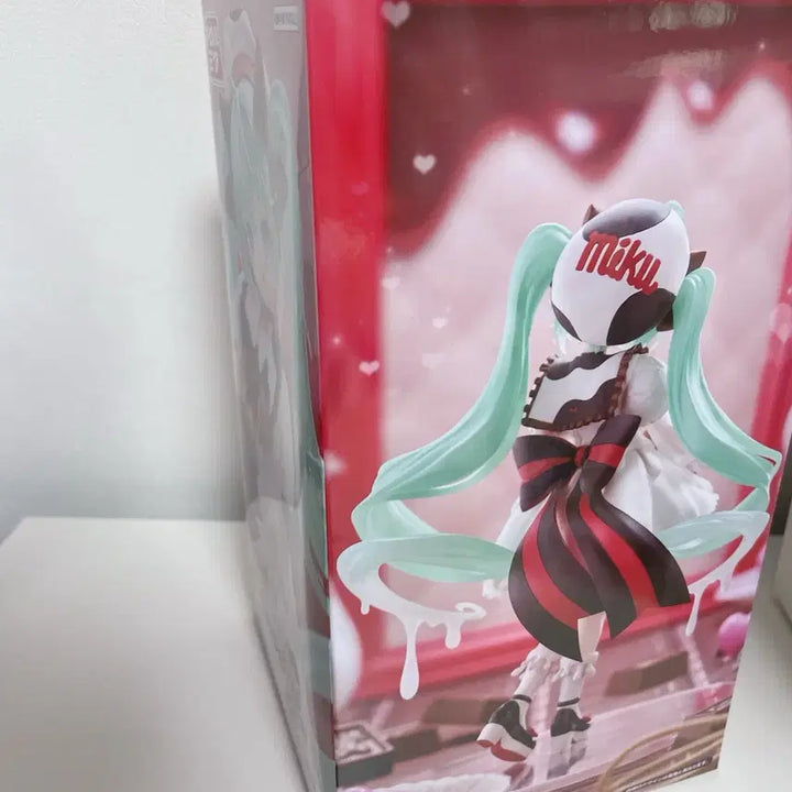 [BUNJANG] Hatsune Miku Chocolate Milk Tea Roll Figure (Sealed) / 미개봉 하츠네 미쿠 초코 초콜릿 밀크티롤 피규어