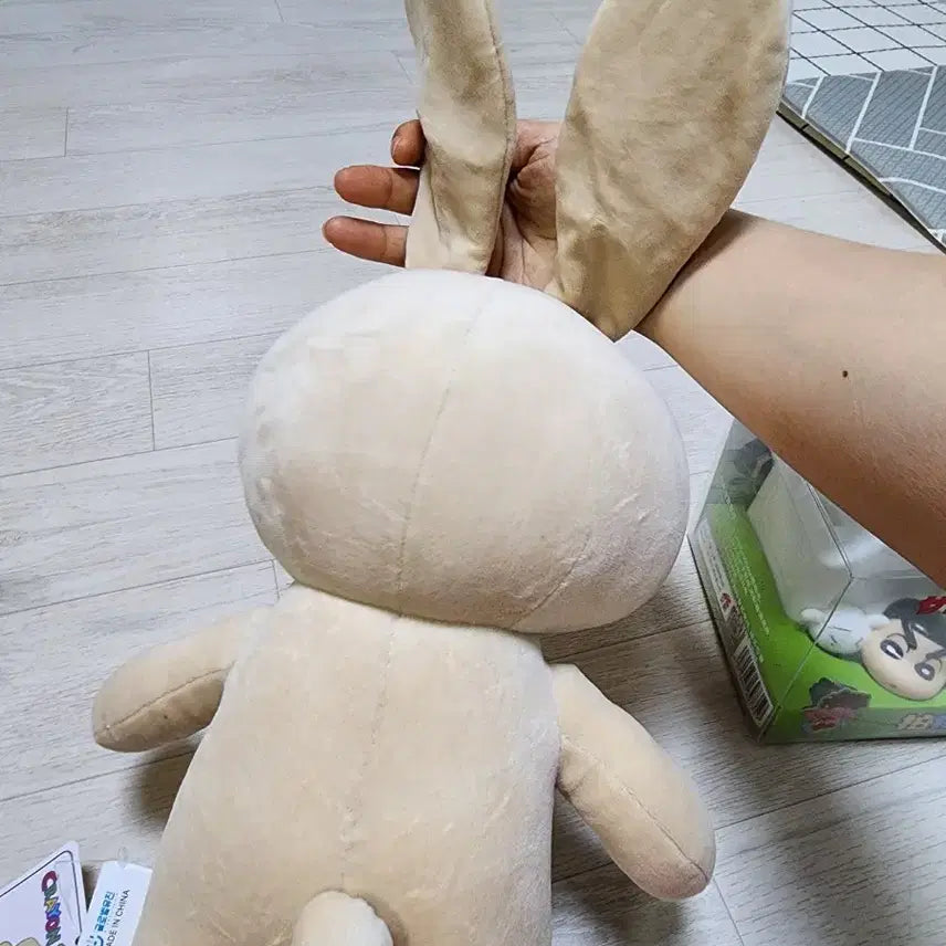 [BUNJANG] Crayon Shin-chan Yurin Rabbit Plush 33cm / 짱구는못말려 유리 토끼 인형 33cm